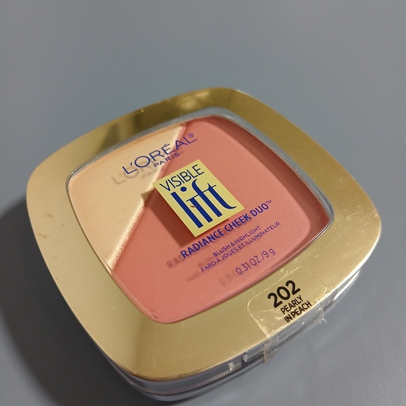 💕 3 For $15 L'Oreal Visible Lift Radiance Cheek Duo - Picture 1 of 3
